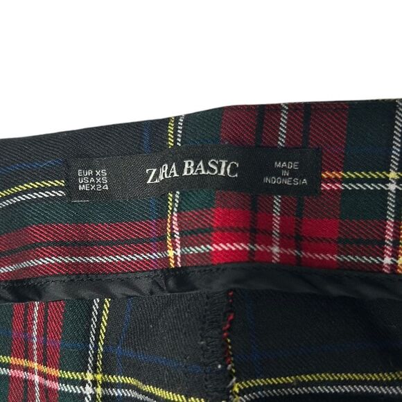 J. Crew & Zara Basics Red and Black Tartan Plaid Turtleneck Matching Ankle Pants - Picture 7 of 12